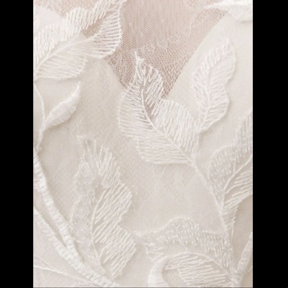 Willowby Prescott Wedding Gown - Picture 5 of 11